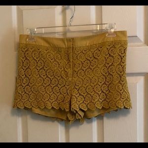 Esley lace shorts mustard sz L